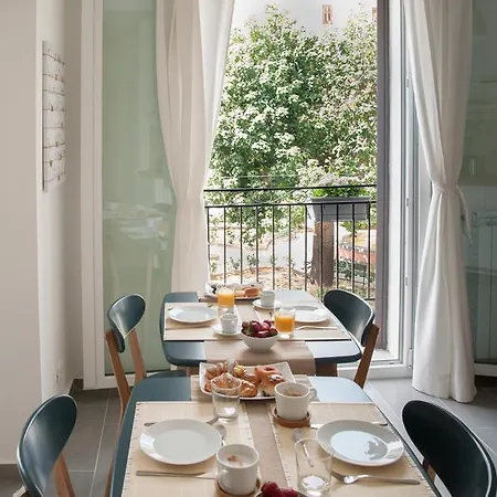 Dietro Il Teatro Panzió Palermo